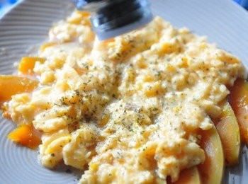 step5: 灑些洋香菜葉及起司粉即可