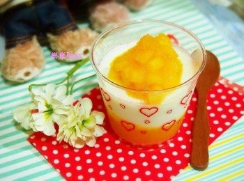 step4: .再把芒果丁放在上層裝飾就可以囉～