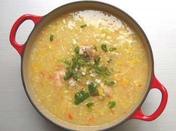 step7: 熄火前撒上少許黑楜椒粉及蔥花即完成。