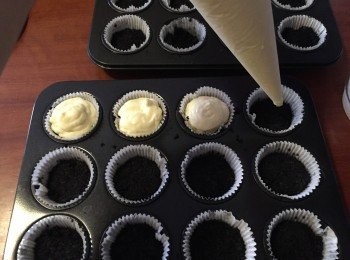 step4: 放入o即袋後o即入紙模至9成滿, 預熱焗爐180度