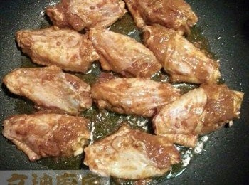 step2: 然後用中小火煎，先煎面