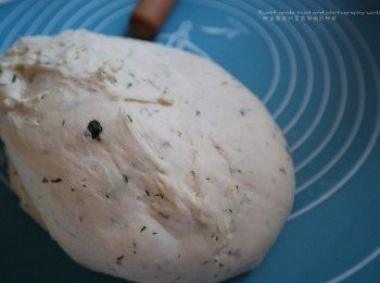 step4: 放置在密封箱內作第一次45分鐘發酵