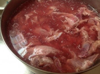 step1: 熱水泡除血水