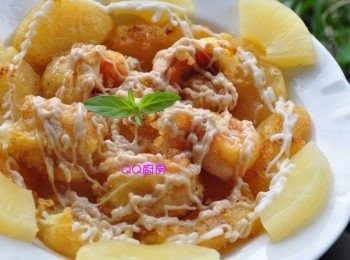 step13: 放點小裝飾品，就完成一道特別風味的【梅醬鳳梨蝦球】