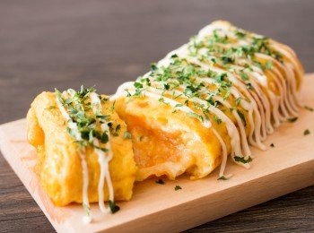 step8: 唧上蛋黃醬，灑上海苔粉即成，趁熱享用。