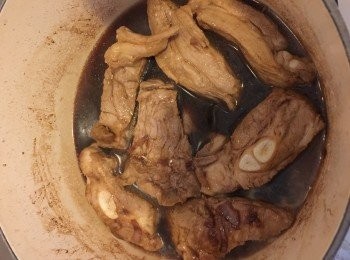 step1: 豬軟骨先飛水備用；