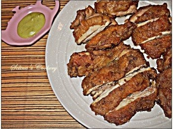 step5: <a href="https://bit.ly/2ZxapeY" target="_blank" data-keyword="雞扒" class="guide-link"><strong>雞扒</strong></a> <span style="display:inline-block;vertical-align:middle;margin-top:-3px;color:initial;border-radius:3px;padding:2px 3px;font-size:12px;line-height:14px;background:#87d300;color:#fff;">即買</span> 切件上碟，然後加上芥末沙律醬在旁便可以了。