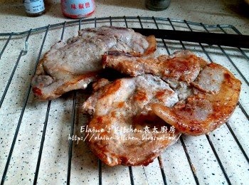 step11: 反轉轉用大火煎30分鐘 , 再轉慢火煎多2分鐘 , 盛起備用