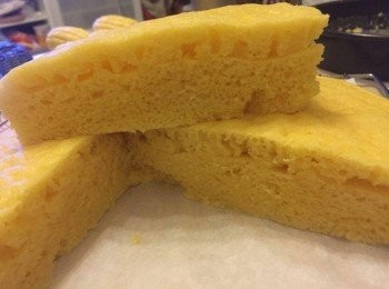 step11: 鍋加入水煲滾,放入蒸糕料放入蒸鍋中大火蒸30分鍾左右,熄火焗多5分鐘,食得喇^0^