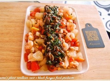 step7: 最後將步驟3的佐醬，擺放在中間來點綴，吃來清爽不油膩！