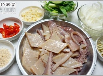 step3: 魷魚刻花方法請參考:

https://www.youtube.com/embed/3ut1er60fmg