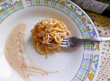 step6: 蝦仁可以與白醬一起煮(我另拿去做沙拉了!所以沒拍在此食譜內)就變鮮蝦白醬義大利麵^^