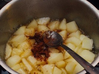 step3: 加入肉桂粉煮多1分鐘左右熄火