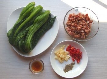 step4: 準備材料:先將雪裡紅用水沖洗去鹽份。