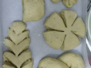 step4: 將蕃薯蓉餡加入, 麵團做好造型後就可以做最後一次發酵 ** 大約45 mins **