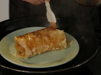 step4: 放在碟上用中大火隔水蒸15-20分鐘取出待涼備用