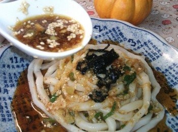 step11: 食用前，將醬汁淋在烏龍麵上