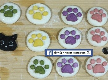 step7: 將貓掌糯米糰沾些水，黏到白糯米糰上即可，「<span class="group_1">貓掌湯圓</span>」完成了。