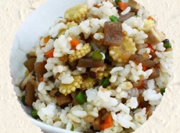 step10: 可以吃到多種蔬菜以及富有膳食纖維的繽紛晶玉拌飯就完成啦~