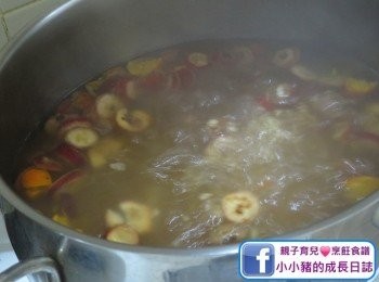 step4: 然後轉慢火加蓋煲多45分鐘~