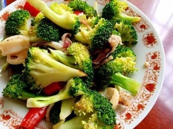 step7: 出鍋前下鹽調味，完成。