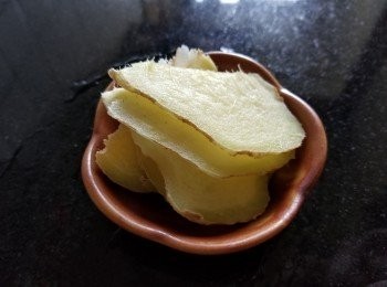 step2: 薑片