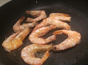 step3: 用少許油煎香兩面。