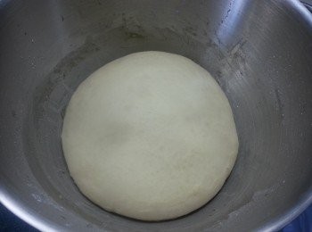 step3: 用焗爐發酵功能發酵60分鍾,麵糰發酵至兩陪大