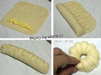 step5: 先將麵糰擀成方形，於尾端切成流蘇狀
填上自製的《檸檬卡士達醬》
將麵糰捲成筒狀後尾端收合稍加施力捏緊
最後將長條形麵糰圈成圓形捏合接觸點
如此即成一朵可愛的花形了

其餘麵糰依法做成十朵可愛的花形麵包

※ 內餡作法請參考： 檸檬卡士達醬