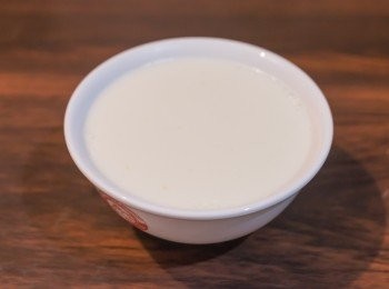 step4: 之後立即撞入鮮奶。