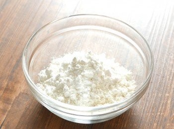 step1: 把粉類材料拌勻備用。