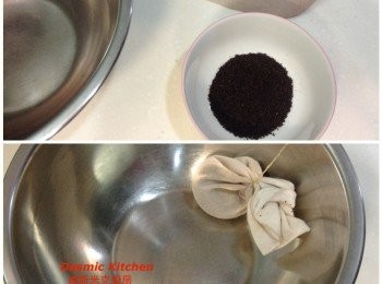 step7: 將錫蘭紅茶倒進紗布袋中包好，放入鋼盆中