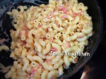 step4: 放入通粉拌勻。