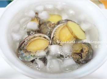 step2: 把煮好的鮑魚放進冰水裡冷卻，令鮑魚肉更彈牙。