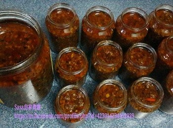 step16: 待辣椒醬完全冷卻街，再裝入用滾水燙過乾淨無水的玻璃樽中