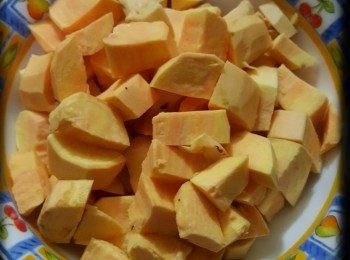 step1: 1.先將地瓜去皮切粒