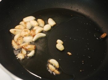 step8: 再取出部分的油備用.