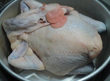 step3: 放入鍋內，電鍋外鍋加入2杯水，蒸好跳開後，悶20~30分