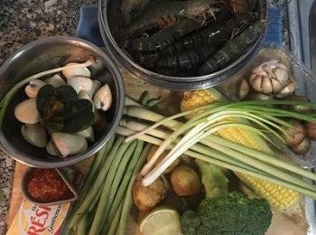 step1: 將所有<span class="group_1">食材</span>洗淨。