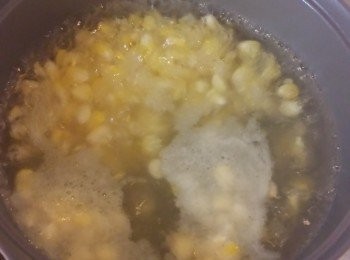 step2: 再將粟米煲5-8分鐘至熟。