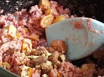 step10: 最後加入果仁拌勻即可。