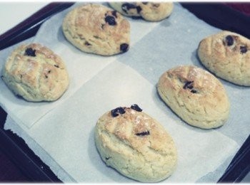 step7: 江~~25分鐘後!!! 可愛的麵包完成啦&gt;////