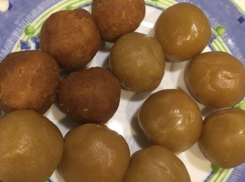 step6: 包好所有的蛋黃在蓮蓉中。