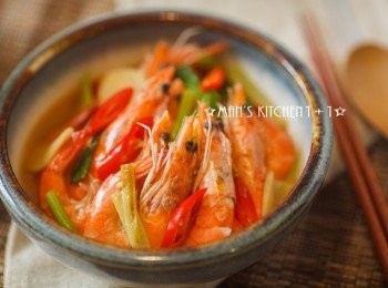 step5: 蝦子的鮮甜完全被啤酒突顯出來，所以只要簡單的調味就已經足夠，愛吃蝦子的妳可千萬不要錯過了。