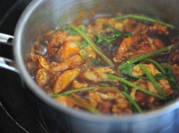 step5: 加入芫茜，加蓋1-2分鐘