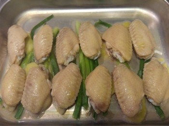 step4: 焗好後由蒸爐取出。