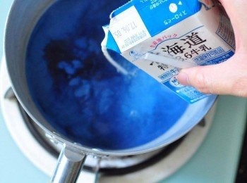 step4: 加進100毫升牛奶