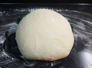 step3: 麵糰放入水波爐以40度發酵至2倍大。(約40分鐘，視乎天氣而定)