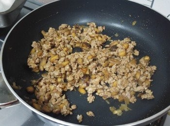 step5: 最後下適量生粉水埋芡