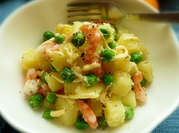 step5: 所有材料放到一大碗內，擠入沙拉醬，再攪拌均勻，然後撒入磨碎的黑椒粒即可。